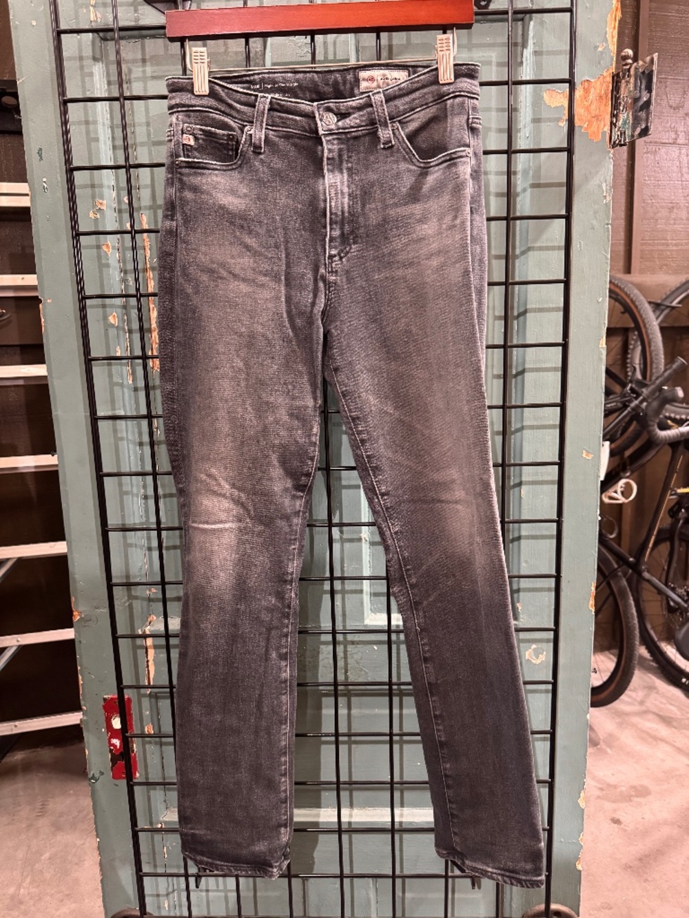 Mari High Rise Slim Straight